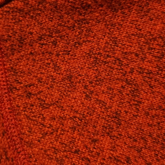 Patagonia ladies size Large, red pull over, fleece lined. - Picture 6 of 6